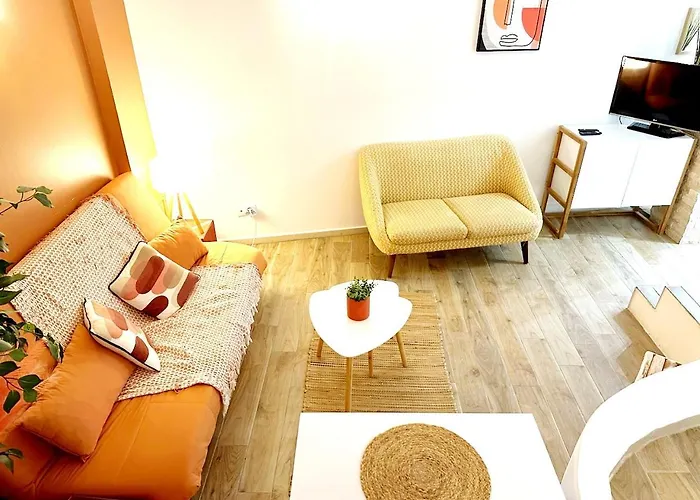 Bastia F1 Type Loft Plein Centre, Calme, Clim, Refait A Neuf Et A 200M Du Port