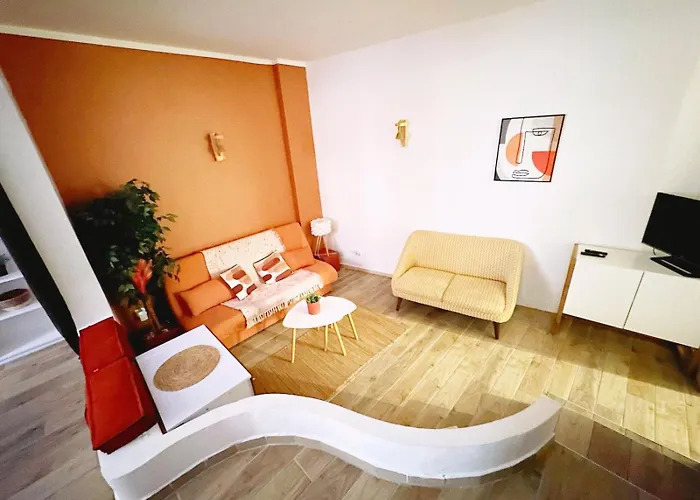 Bastia F1 Type Loft Plein Centre, Calme, Clim, Refait A Neuf Et A 200M Du Port