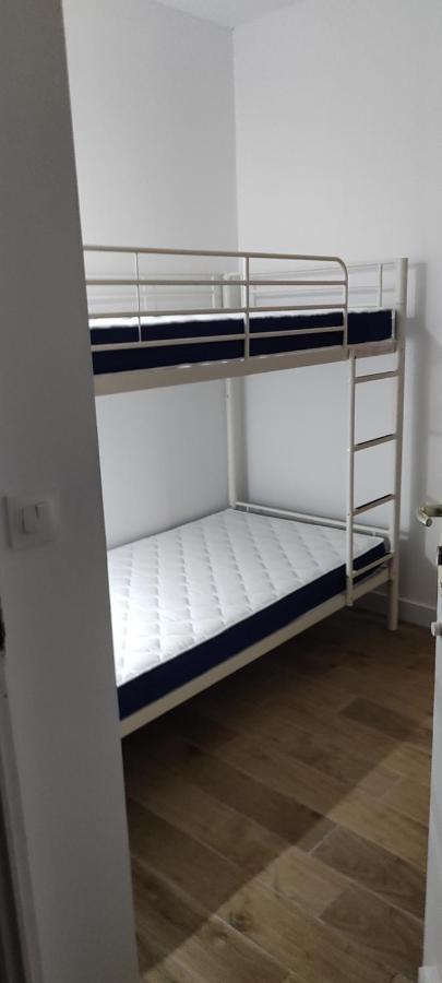 Bastia F1 Type Loft Plein Centre, Calme, Clim, Refait A Neuf Et A 200m Du Port *