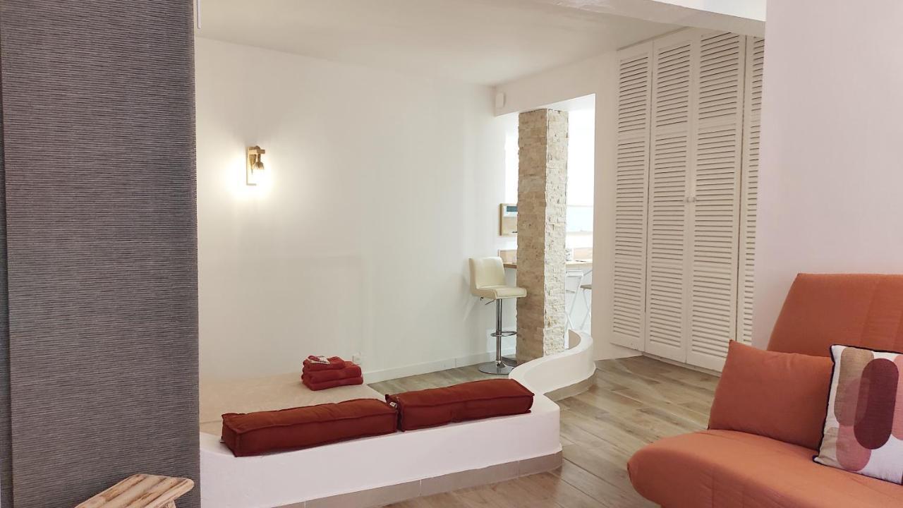 Bastia F1 Type Loft Plein Centre, Calme, Clim, Refait A Neuf Et A 200m Du Port * Bastia (Corsica)