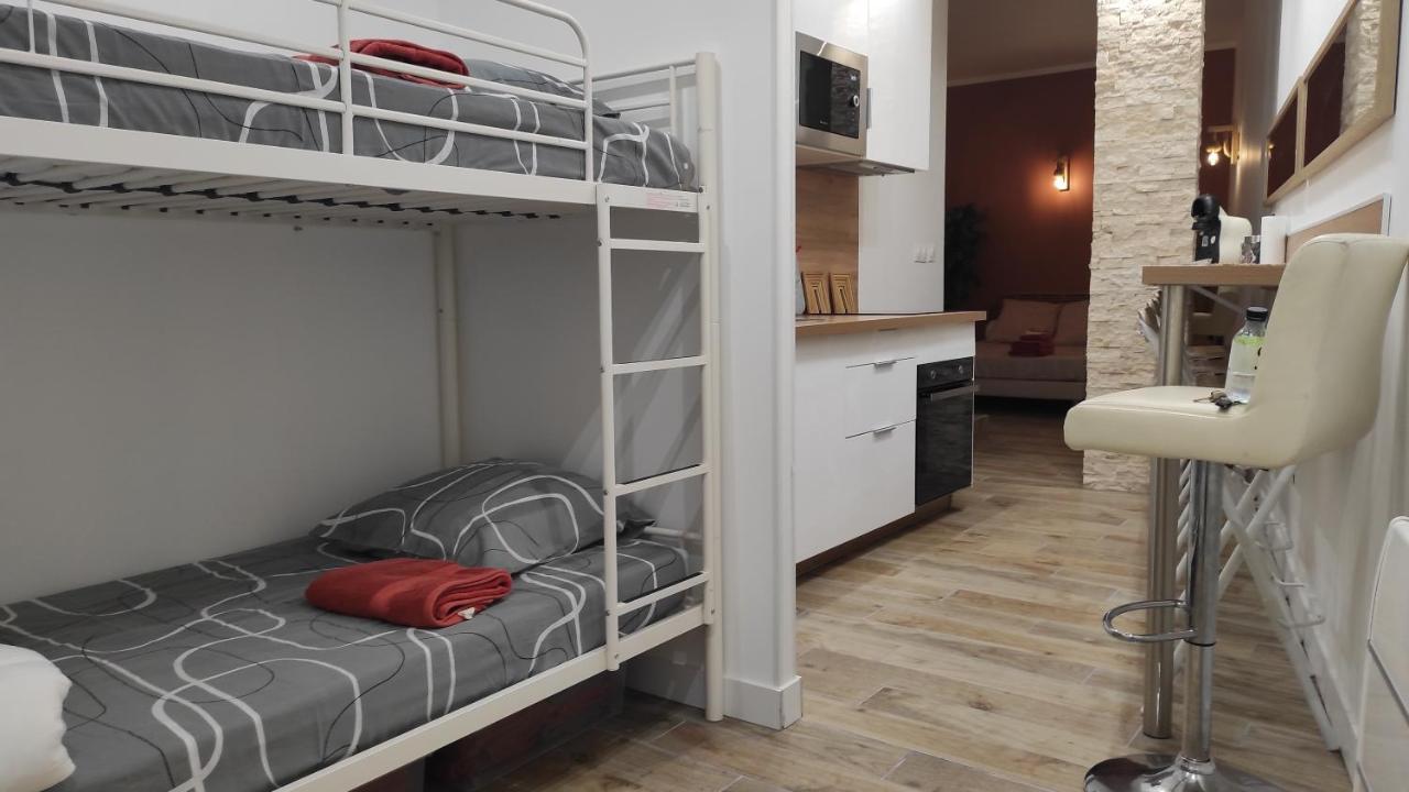 Bastia F1 Type Loft Plein Centre, Calme, Clim, Refait A Neuf Et A 200m Du Port * Bastia (Corsica)
