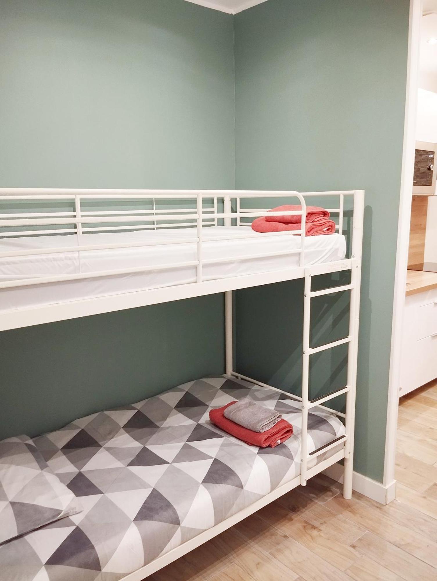 Bastia F1 Type Loft Plein Centre, Calme, Clim, Refait à Neuf Et à 200m Du Port *